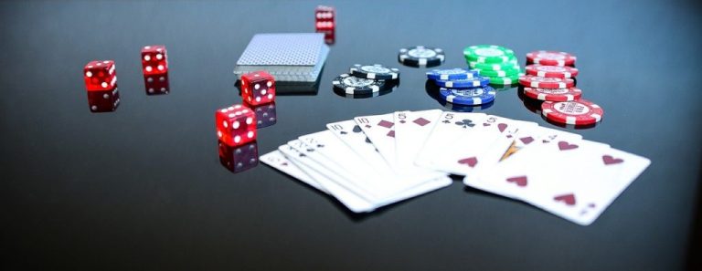 What do beginners should know in playing poker?